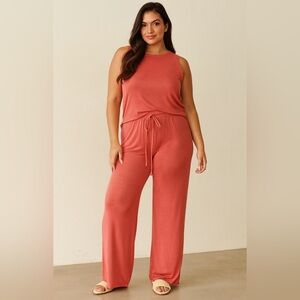 Vibrant Coral Sleeveless Top and Pants Set 🍒